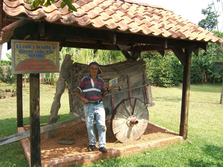 Carreta Tipica con costarricense
