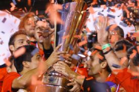 Trofeo del Tricampeonato de la Liga en el 2011&nbsp;-&nbsp;Alajuela, Alajuela