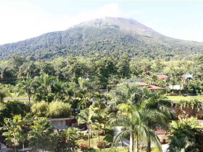 Vista del Volcán Arenal desde Royal Corin Thermal Water Spa & Resort