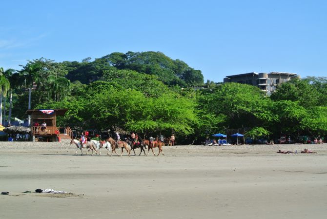 Los paseos a caballo son otro atractivo ed Tamarindo