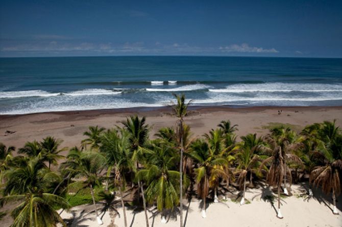 Playa Jaco con Olas