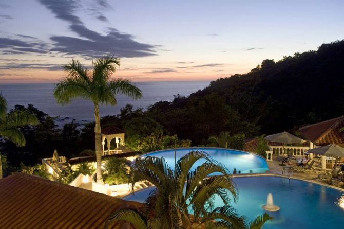 Piscina infinita del Hotel El Parador, Manuel Antonio