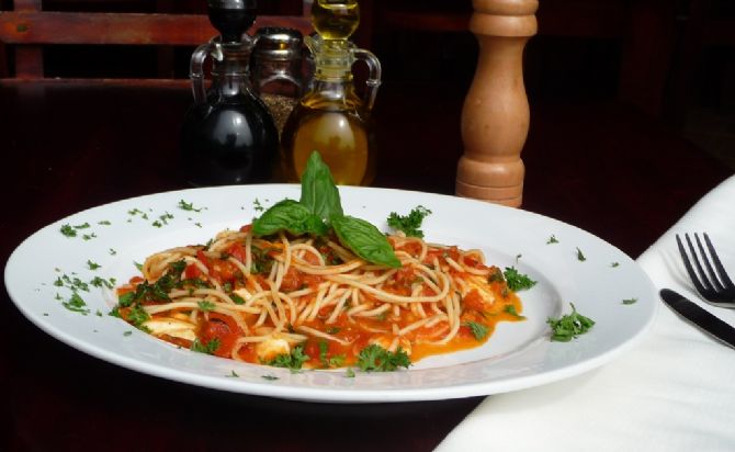 Deliciosa Pasta Pomodoro en el Restaurante Que Rico, La Fortuna