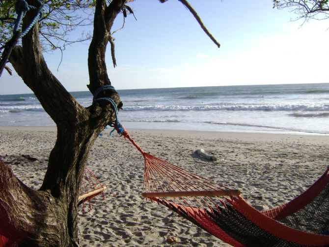 Hamaca y surf en Santa Teresa