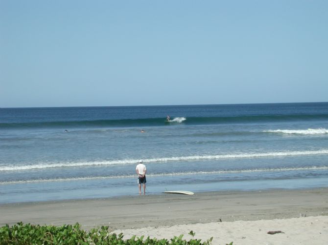 Surf divertido en Playa Tamarindo