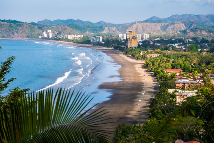Hermosa vista de la costa en Playa Jacó