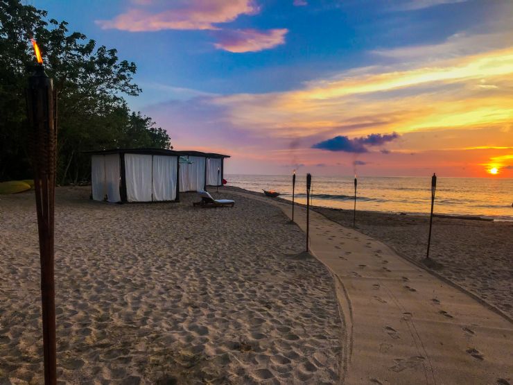 Atardecer en Playa Mansita frente al JW Marriott Guanacaste