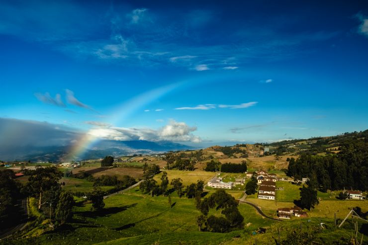 Arcoiris sobre el Sanatorio Durán cerca de Cartago