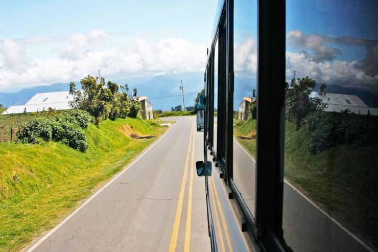 Vista desde un autobus cerca de Quebrada Honda