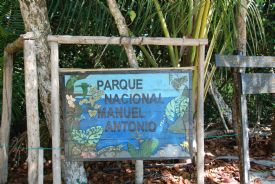 Letrero Parque Nacional Manuel Antonio