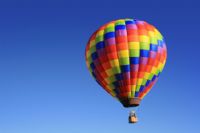 Atraviese los cielos en un globo de aire caliente