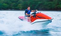 Logre un golpe de adrenalina en un jetski