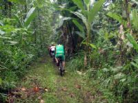 Aventurese en una bicicleta de montaña