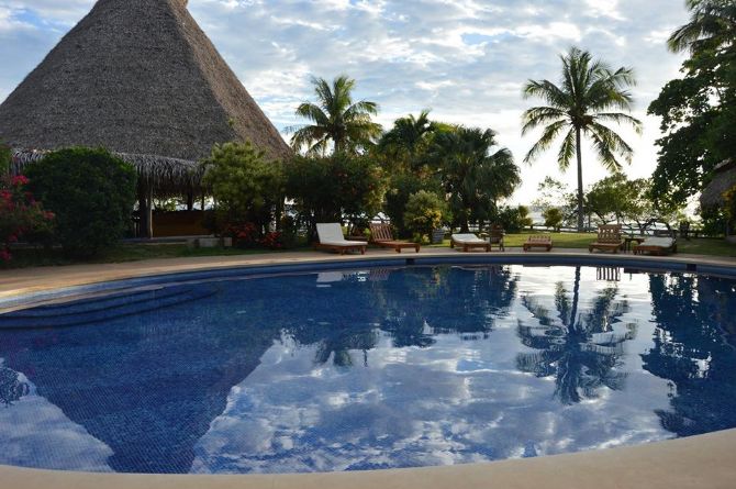 Piscina familiar en Hotel Playa Negra