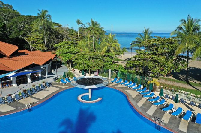 Piscina deliciosa en Hotel Punta Leona