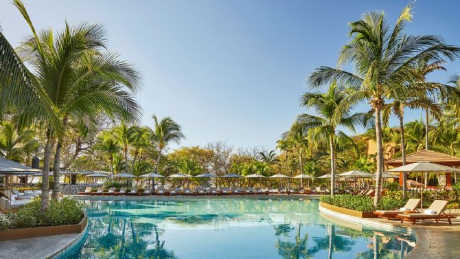 Piscina adorable en Four Seasons Resort Papagayo