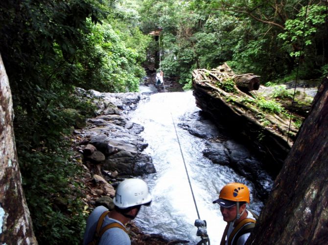 Una de las 11 cascadas a lo largo del tour