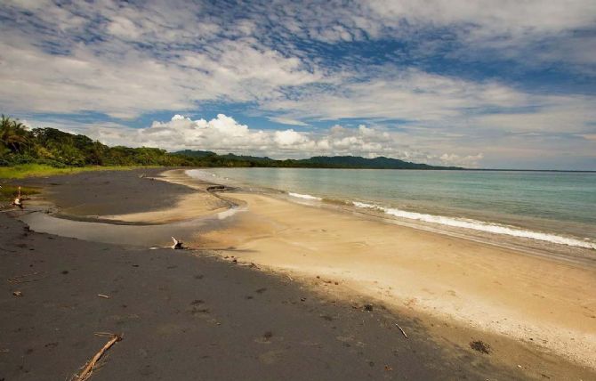5 minutos a pie de Playa Negra