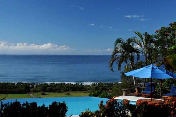 Vista desde la piscina en Cristal Azul