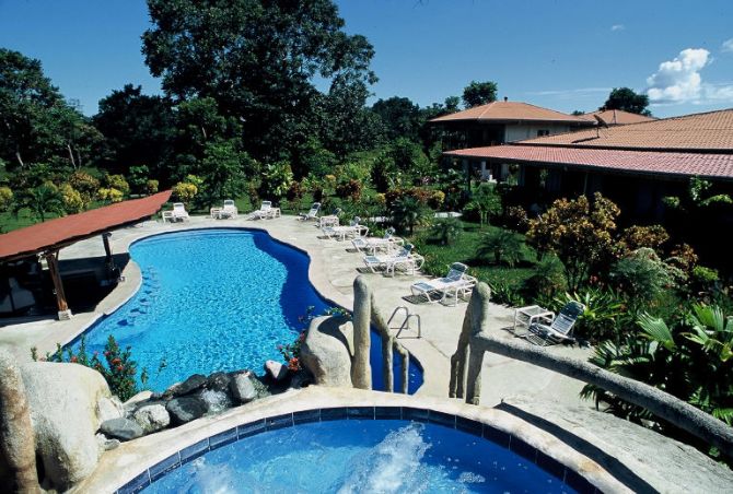 Piscina en Crocodile Bay Resort