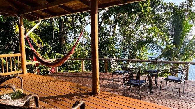 Hamaca en la terraza de Casa Blanca en Deck hammock in Casa Blanca Home at Bosque del Cabo Bosque del Cabo
