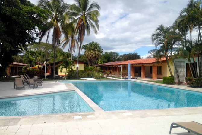 Piscina en el Hotel Las Espuelas