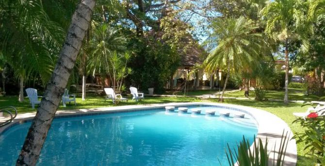 Piscina en el Hotel Samara Beach