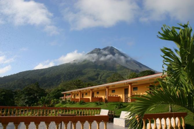 Hotel Los Lagos con Volcan Arenal
