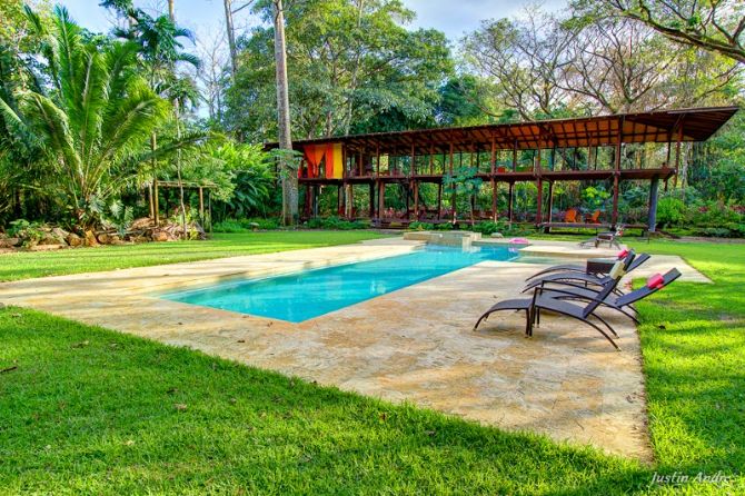 Piscina en Iguana Lodge & Spa Beach Resort