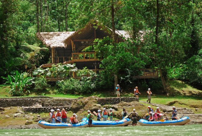 Pacuare Lodge desde el rio