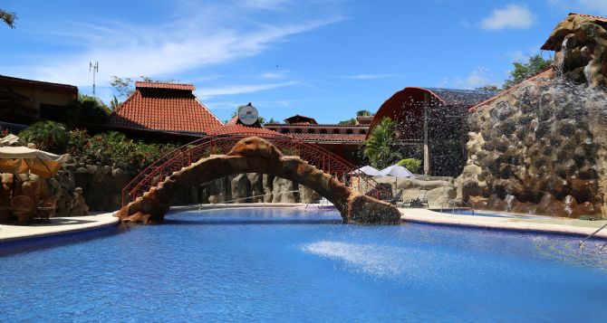 Piscina familiar en el Hotel San Bada