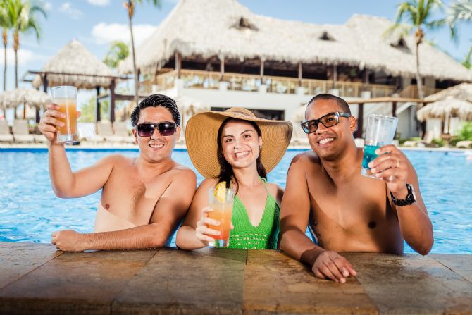 Pasándola bien en la piscina del Margaritaville Beach Resort