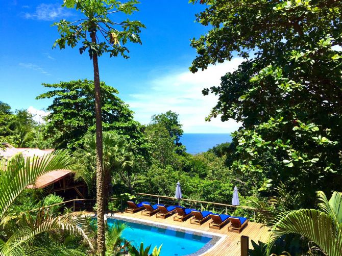 Vista desde la piscina del hotel