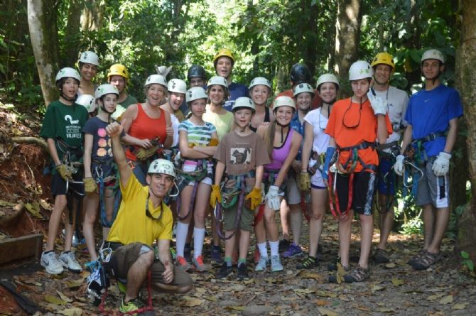Perfecto para familias, amigos o grupos grandes, El Santuario Canopy Adventure Tour