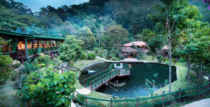 Hermoso Trogon Lodge