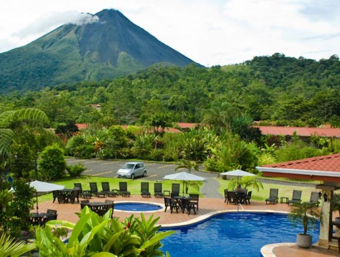 Vista del Volcan Arenal en Volcano Lodge and Springs