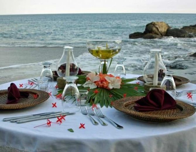Cena romantica en la playa del Ylang Ylang Beach Resort
